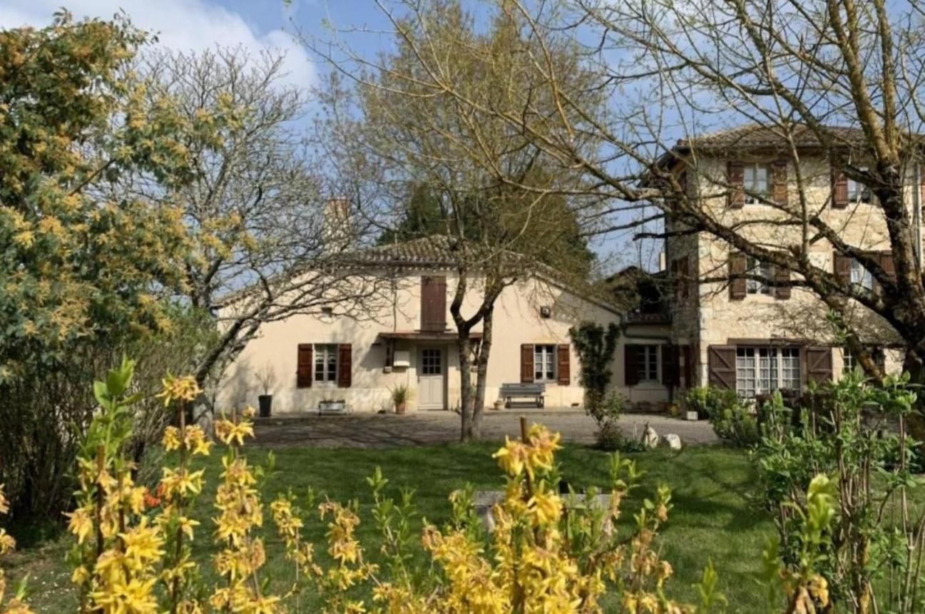 Pey Sud Hotel Sistels Екстериор снимка